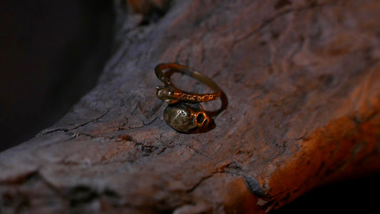 Snake skull. Brand: sharespirit