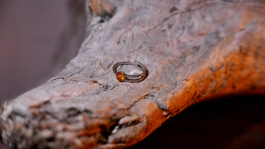 UK vintage ring with amber