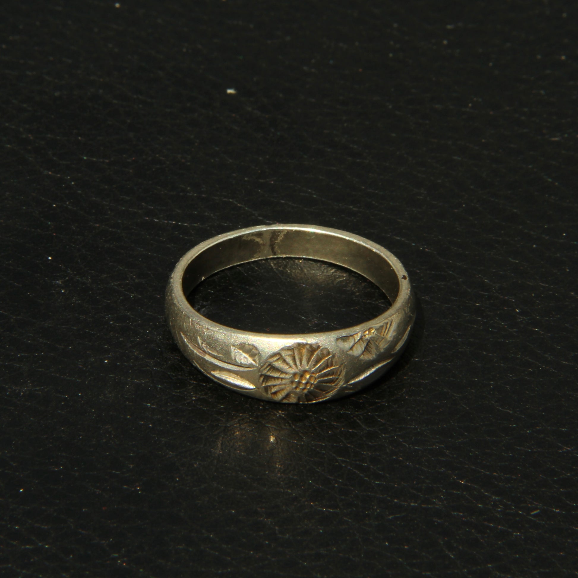 皇室系 奉祝御金婚御在位50年記念指輪 – CometaRing